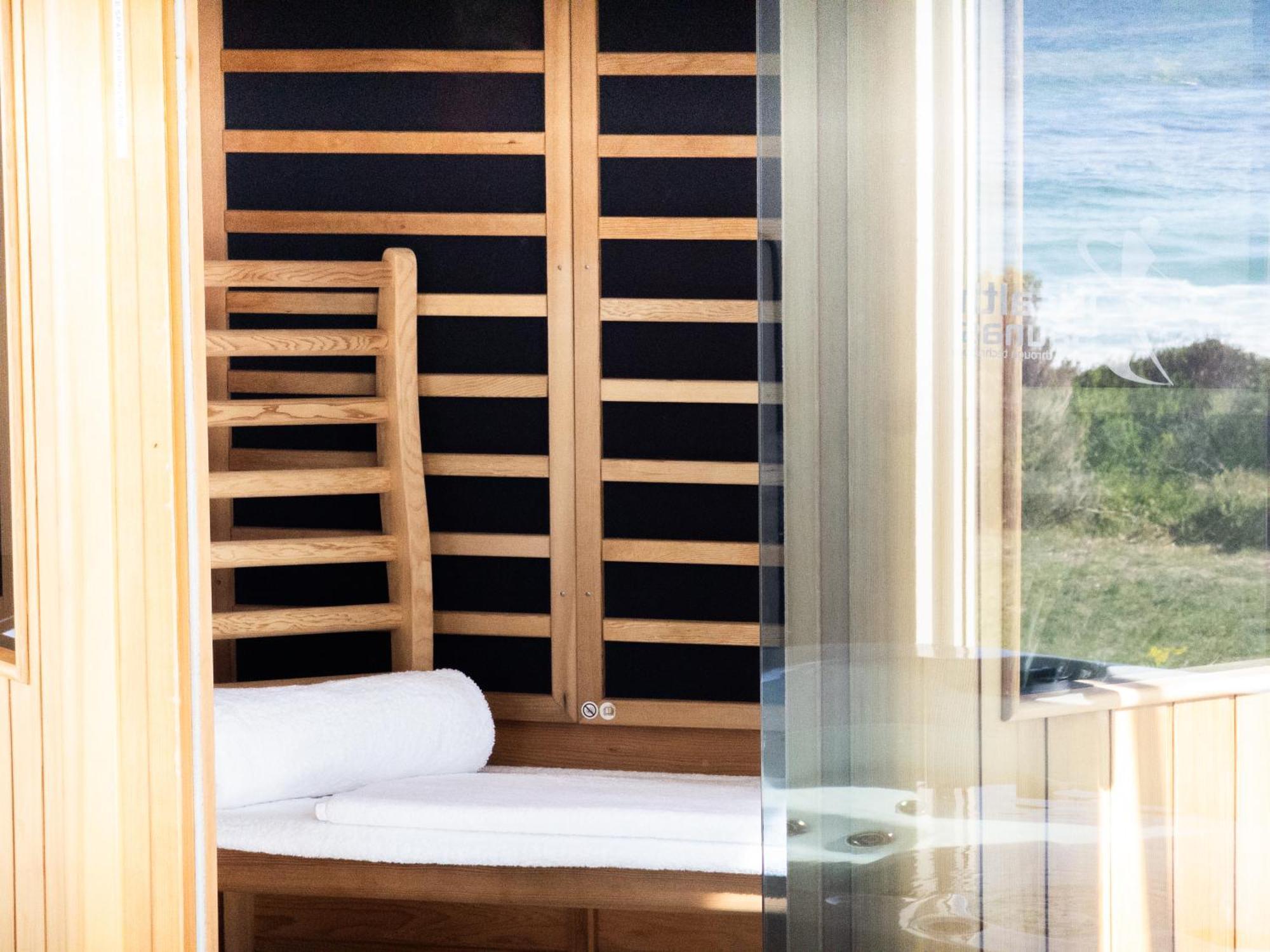 Saltwater - Absolute Oceanfront, Fire Pits, Some Villas With Hot Tubs And Sauna Falmouth Eksteriør billede