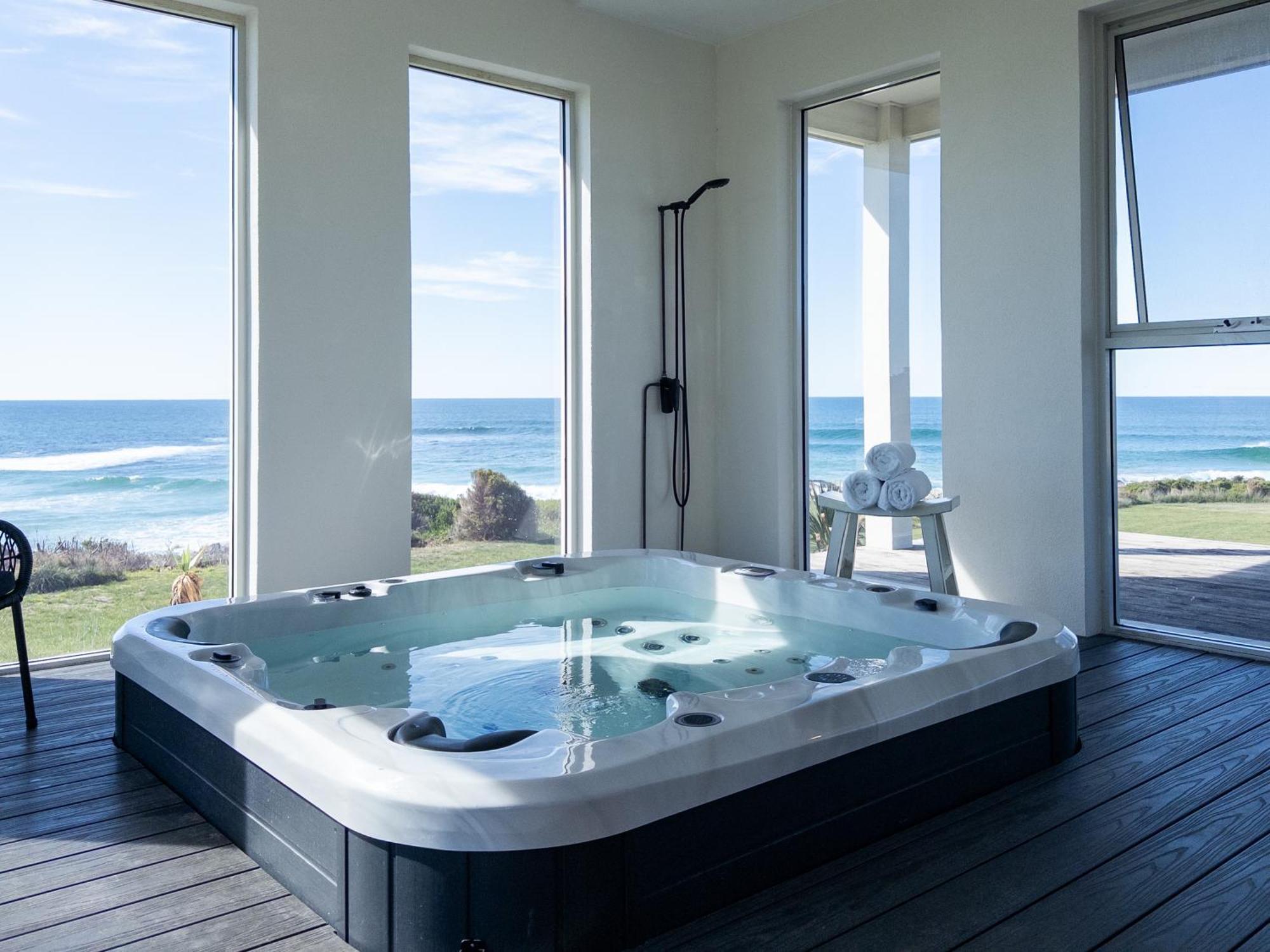 Saltwater - Absolute Oceanfront, Fire Pits, Some Villas With Hot Tubs And Sauna Falmouth Eksteriør billede