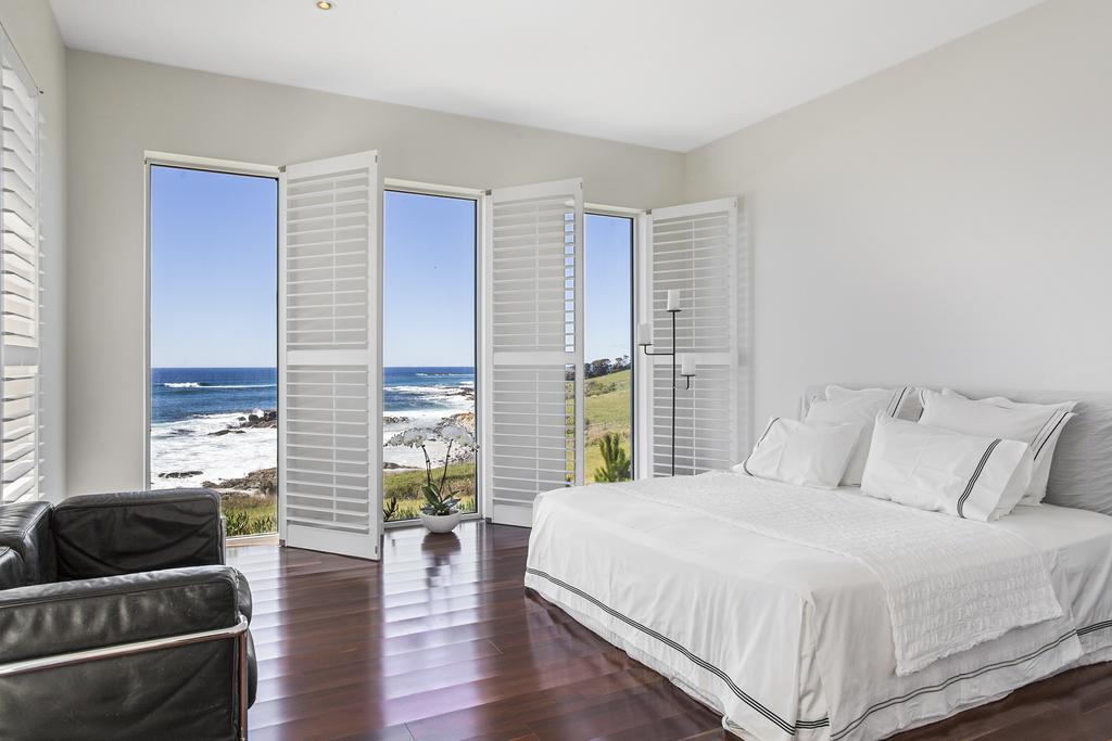 Saltwater - Absolute Oceanfront, Fire Pits, Some Villas With Hot Tubs And Sauna Falmouth Værelse billede